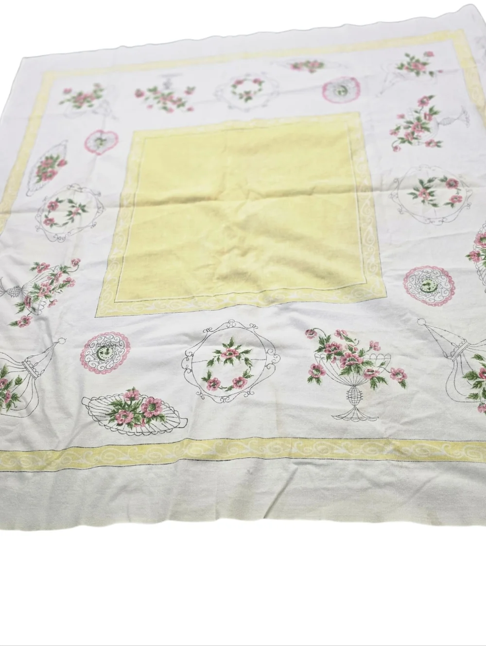 Vintage 60s Cottagecore Floral Tablecloth Retro Farmhouse Kitchen Decor 44x47.5
